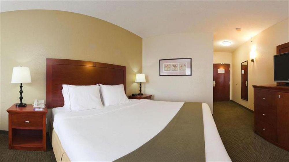 Holiday Inn Express Hotel & Suites Bedford By Ihg Extérieur photo