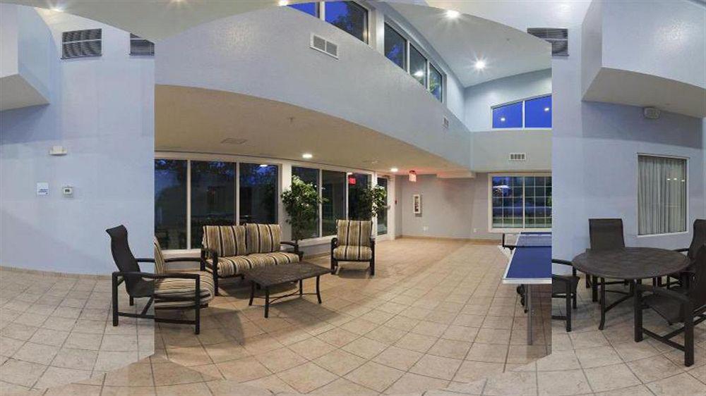 Holiday Inn Express Hotel & Suites Bedford By Ihg Extérieur photo