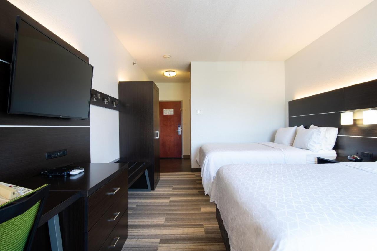Holiday Inn Express Hotel & Suites Bedford By Ihg Extérieur photo