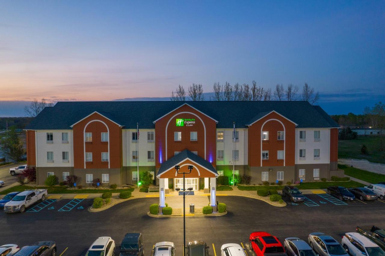 Holiday Inn Express Hotel & Suites Bedford By Ihg Extérieur photo