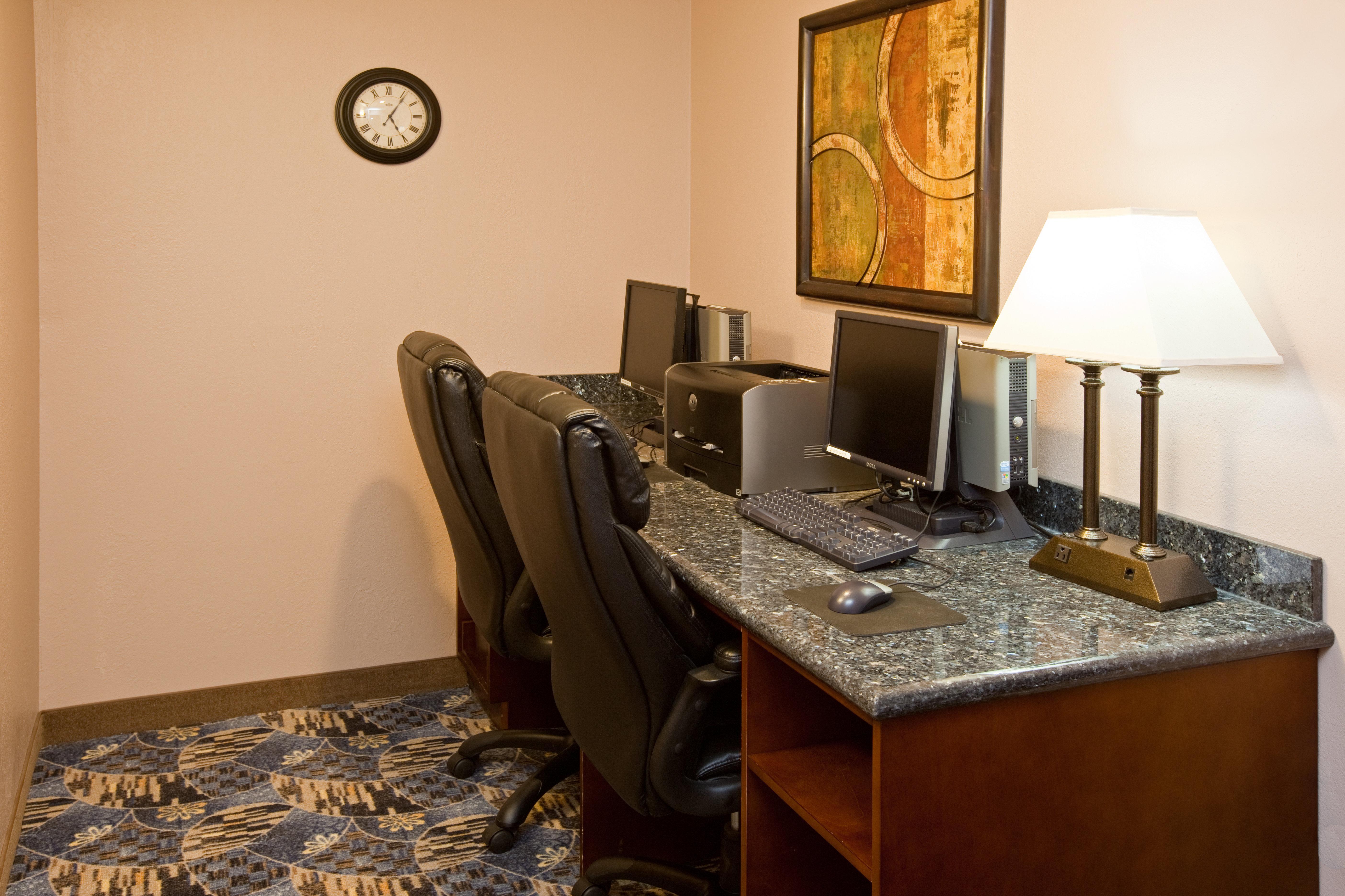 Holiday Inn Express Hotel & Suites Bedford By Ihg Extérieur photo
