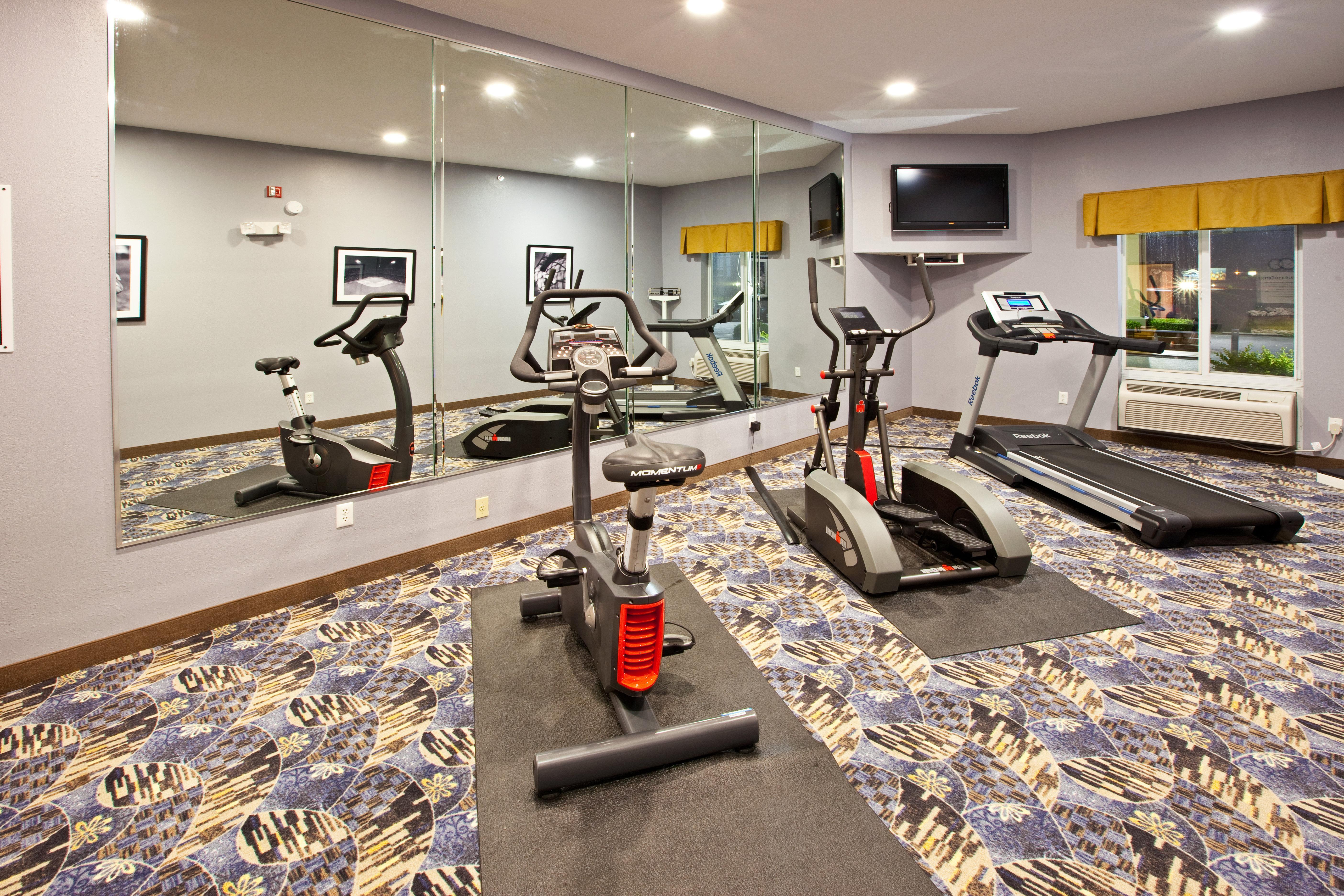 Holiday Inn Express Hotel & Suites Bedford By Ihg Extérieur photo
