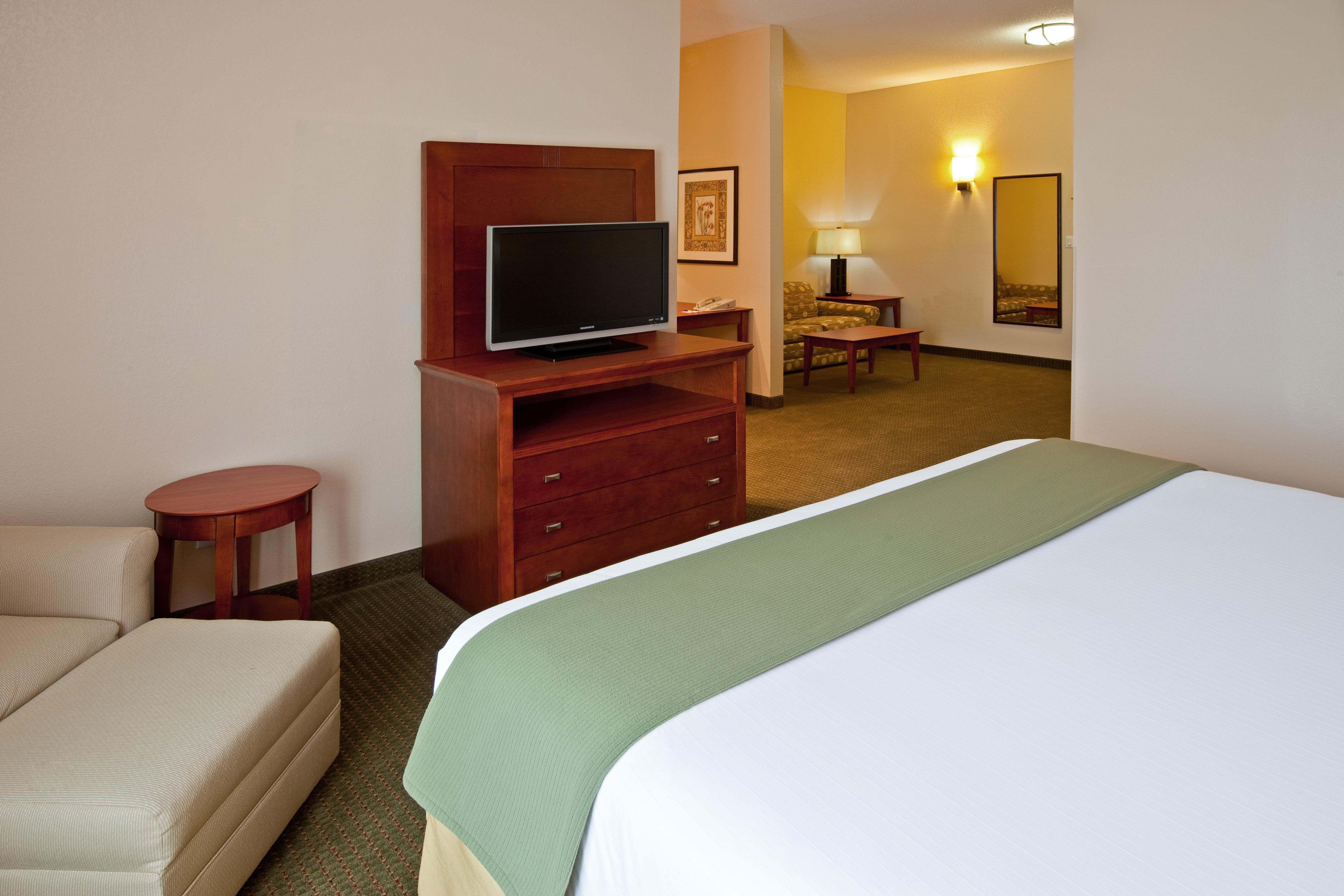 Holiday Inn Express Hotel & Suites Bedford By Ihg Extérieur photo